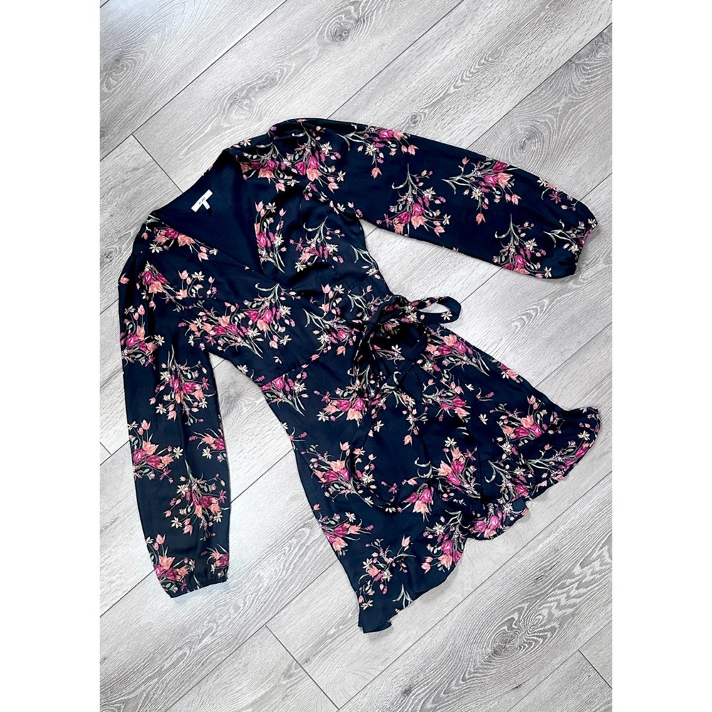 Francesca’s Mi Ami Charlotte Floral Mini Wrap Dress - Picture 3 of 15
